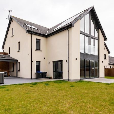 Modern House With Hot Tub, Perfect Night Away! Huntly Exterior foto