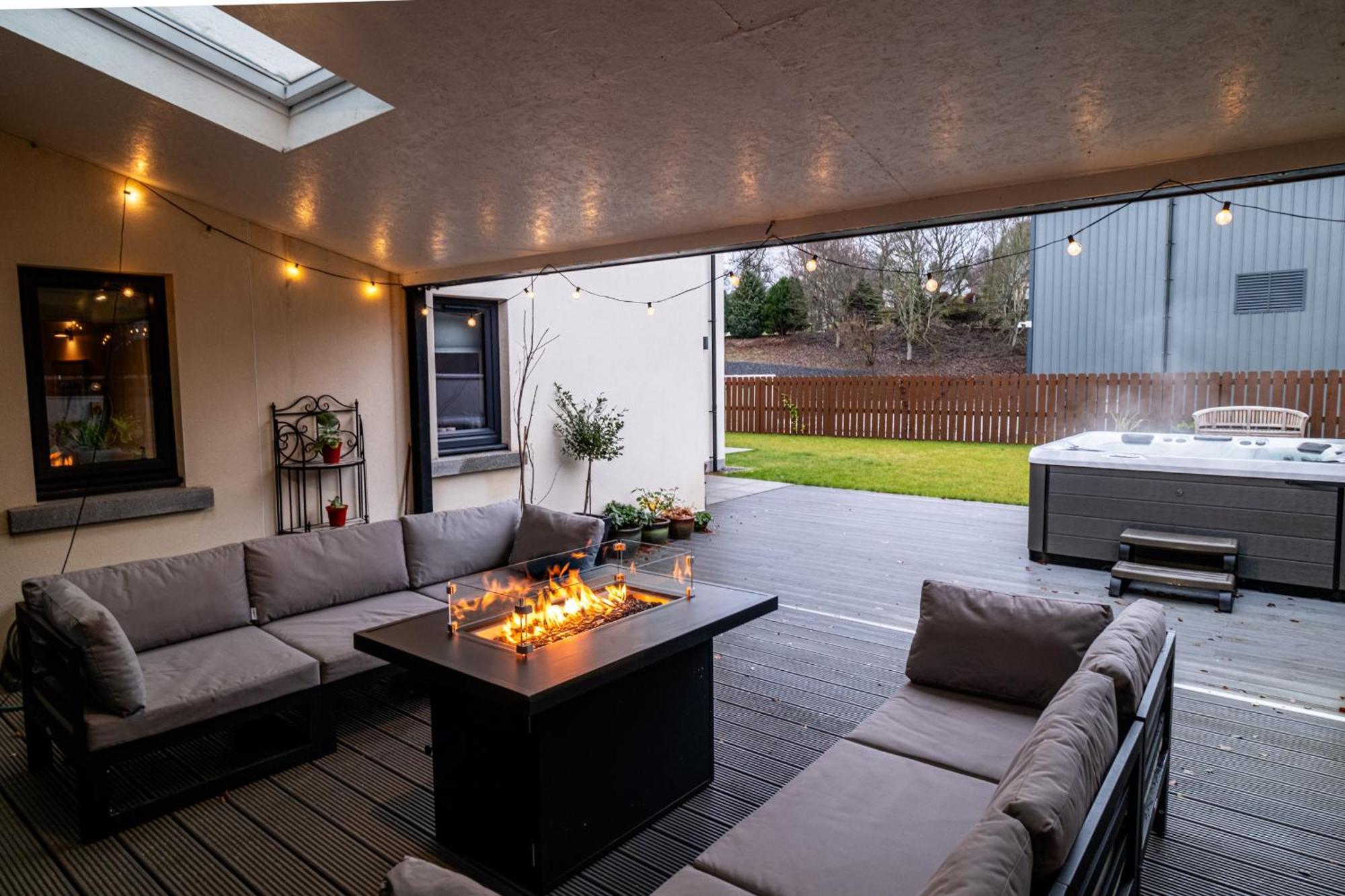 Modern House With Hot Tub, Perfect Night Away! Huntly Exterior foto