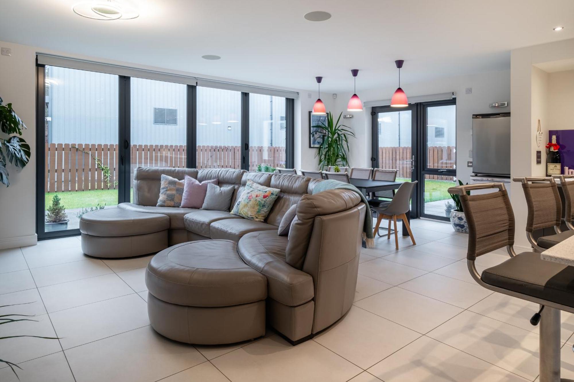 Modern House With Hot Tub, Perfect Night Away! Huntly Exterior foto