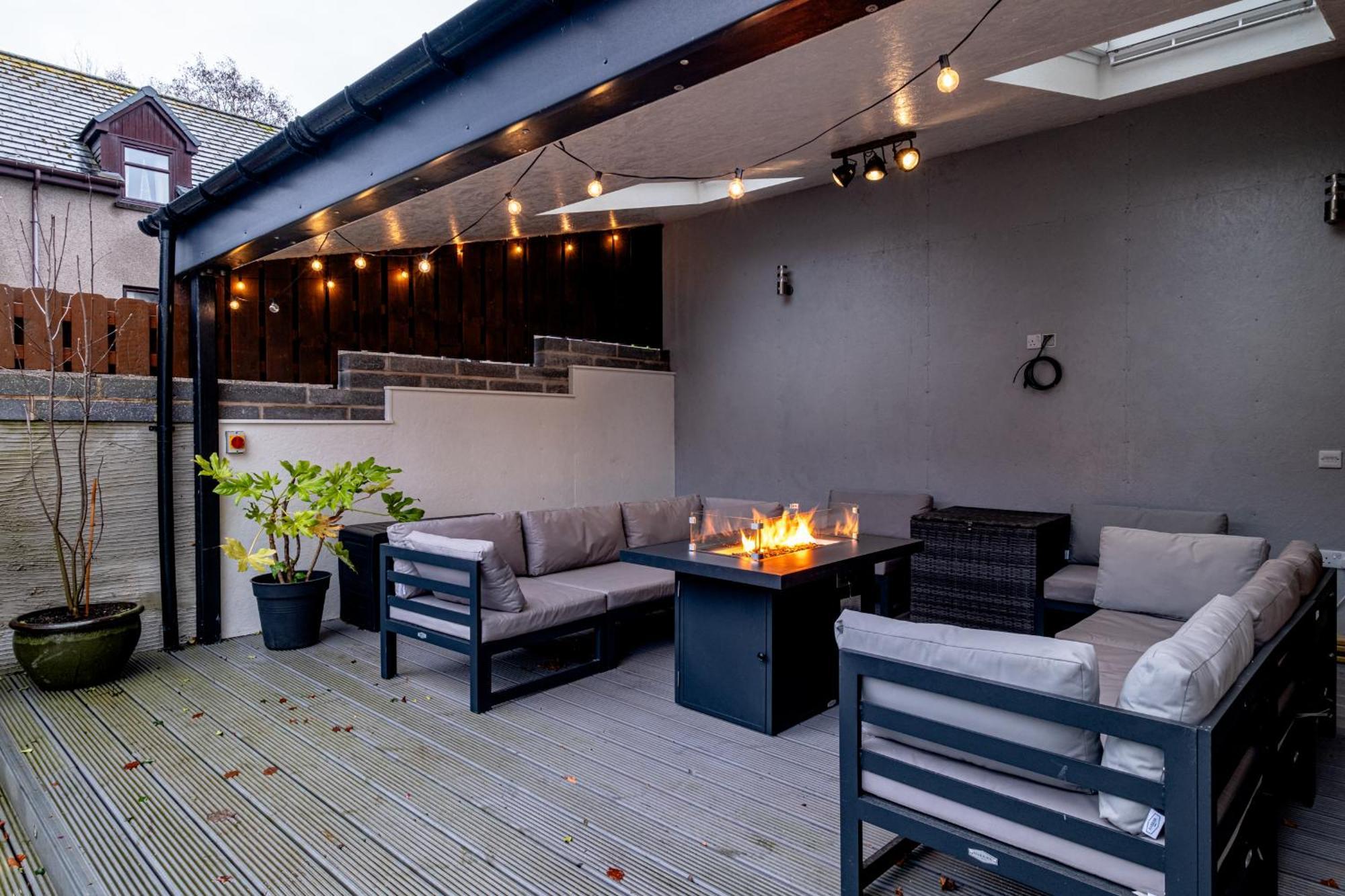 Modern House With Hot Tub, Perfect Night Away! Huntly Exterior foto